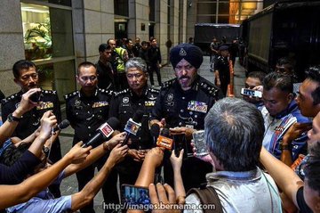 View image on Twitter