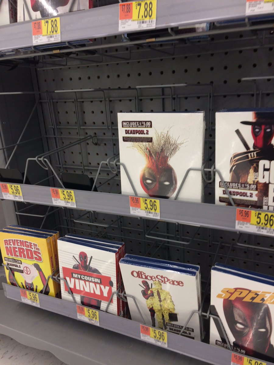 MomanBlackster's tweet photo. Whoever does the marketing for Deadpool 2 y'all need a big applause. https://t.co/DHWs4q4Qpe