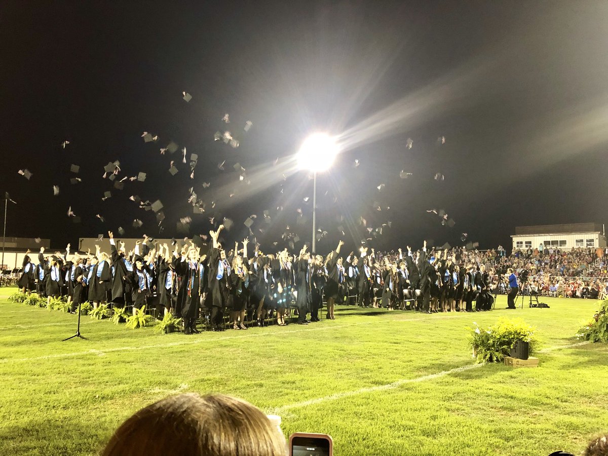 SGCSoccer's tweet photo. Congrats to the Class of 2018! #BeGood #DoGood https://t.co/exVb6bzD82