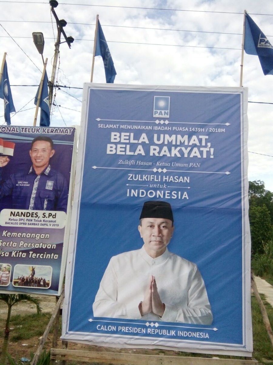 andriPAN86's tweet photo. Pemasangan baliho Ketua Umum Partai Amanat Nasional bang @ZUL_Hasan,di Kec.Teluk Keramat Kab.Sambas.Marhaban Ya Ramadhan Selamat Menunaikan Ibadah @GunturPmk
@eddy_soeparno @AstoRiskon #PANOptim12
#ZulHasForPresidenRI
#GunturSPMM
#ForDPRRI
#AdminAndriSaputra https://t.co/Ij8kyot2hy