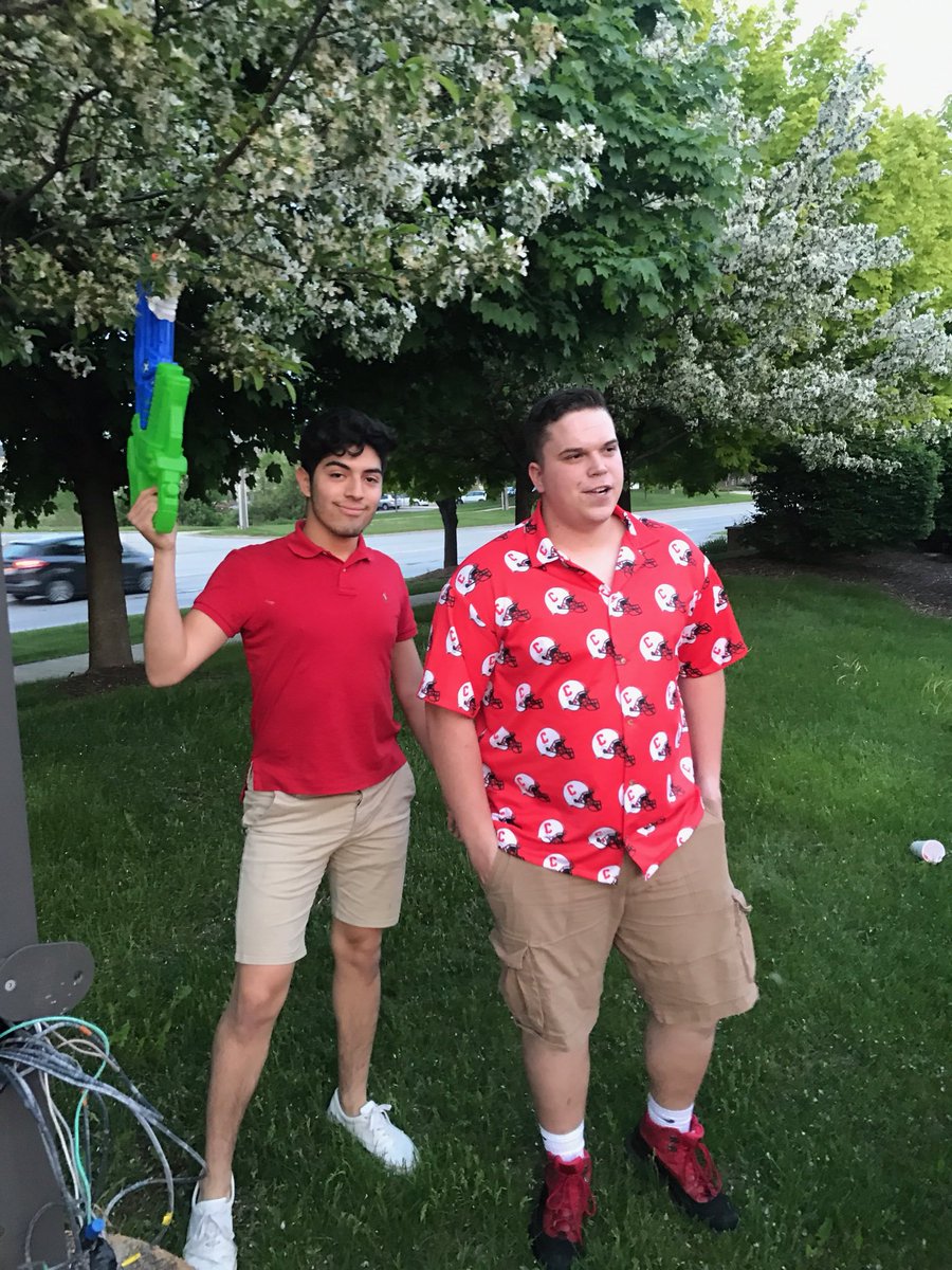 WaterSlidingInUrHoseDms tweet media