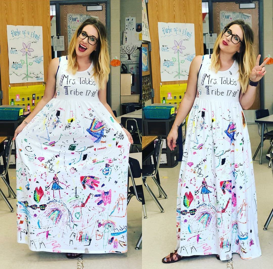jaymie_h13's tweet photo. Such a creative idea! This teacher used teaching textiles to help transform her student's drawings into one unique art piece . #GVTech https://t.co/KQltNtz3pZ