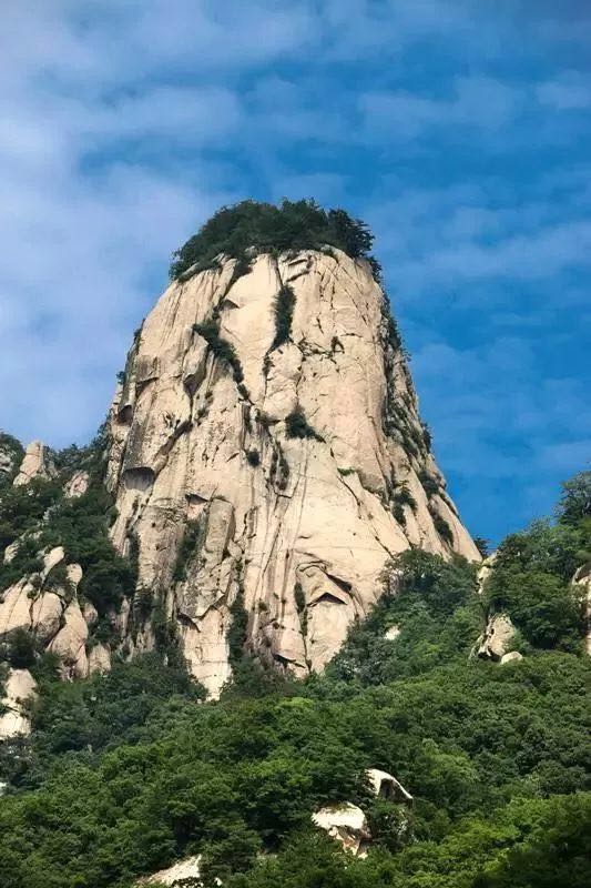 VisitLuoyang's tweet photo. Tomorrow is China Tourism Day and it is concerned with Travels of Xu Xiake. The first diary of Travels of Xuxiake, travel note of Tiantai Mountain, was written on the 19th of May in 1613.  Welcome to Luoyang! https://t.co/V0NMIm1PeT