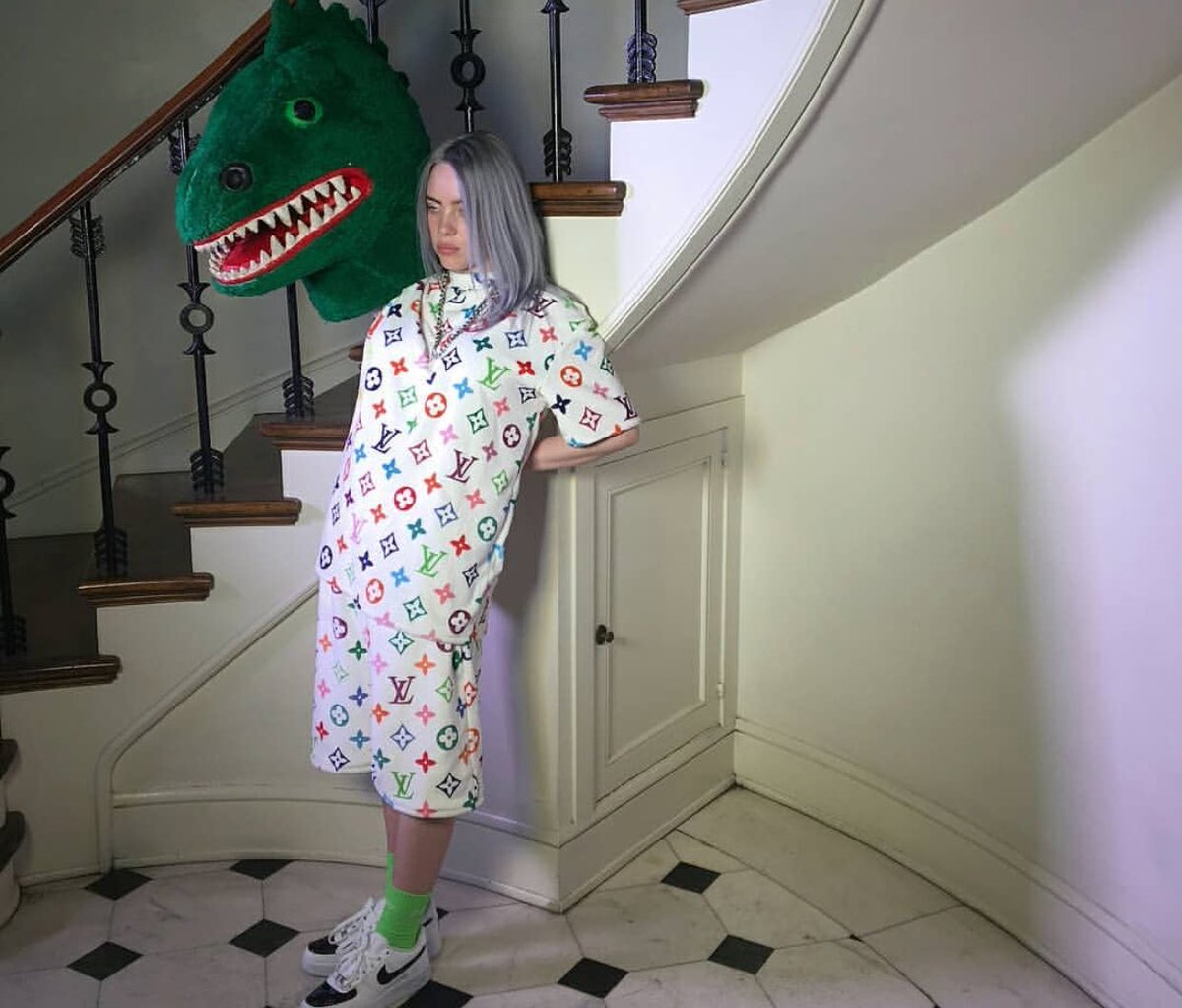 BillieEilishBR's tweet photo. Bastidores de um novo photoshoot. https://t.co/mTkOFzK0ll