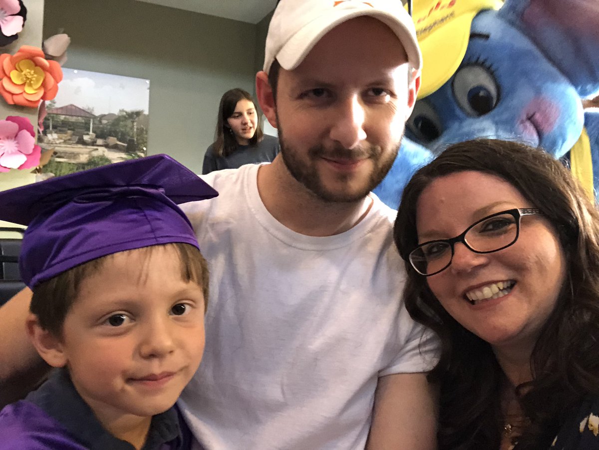 janice827's tweet photo. Officially a pre-k graduate! #tlegeorgetown #LearnPlayGrow #tlegrad2018 https://t.co/GmS0wNnDEP