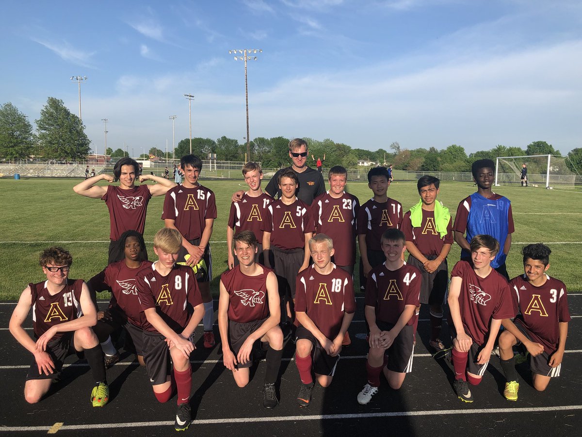FortThunderDome's tweet photo. Freshman team has laid a goose egg in the win column for the last three years. Not anymore. #starcoach #iknowsoccer https://t.co/9DowjyTDQT