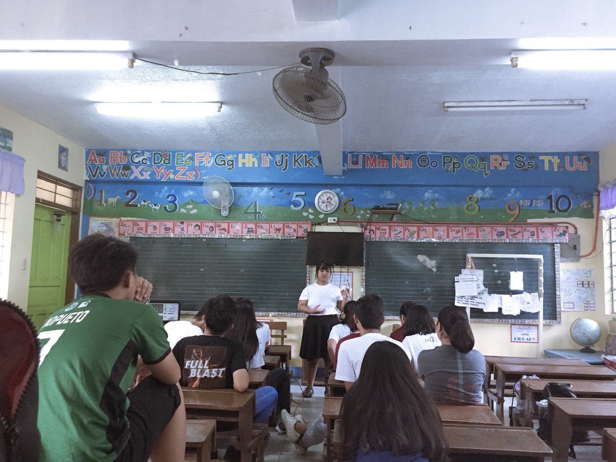 yfchsblaguna's tweet photo. HAPPENING NOW | High School Officers Training 1
#HSOT2018
#HSBrave
#YFCLaguna https://t.co/8P0hU0GfPM