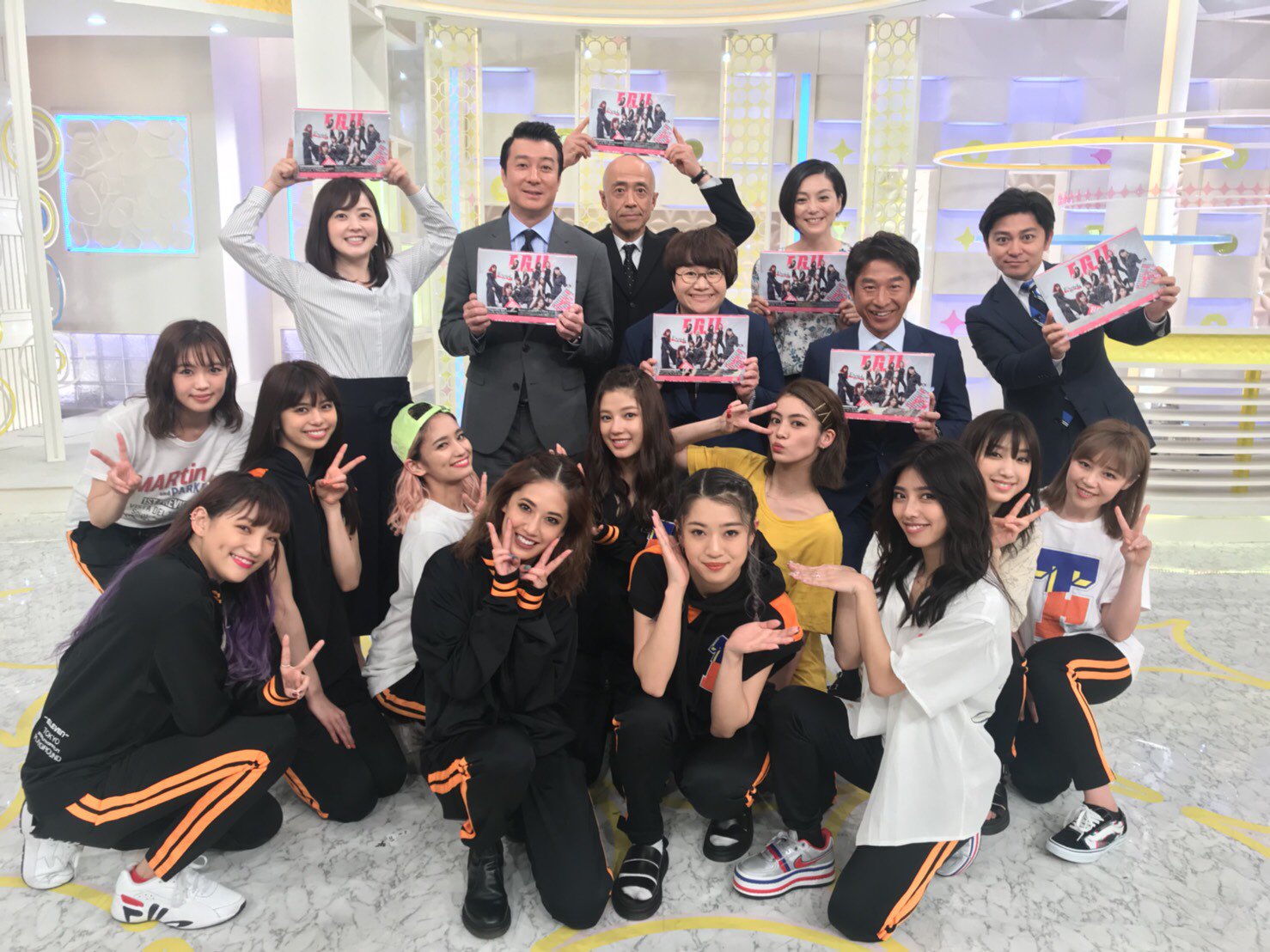 スッキリ 日本テレビ 最新曲をtv初 生披露してくれたe Girls さらにパワーアップしたダンスパフォーマンス カッコいいし かわいいし 近藤春菜 とのダンスバトルに 急きょ 加藤浩次 も 不思議な謎の動きにみなさん おもしろかった また