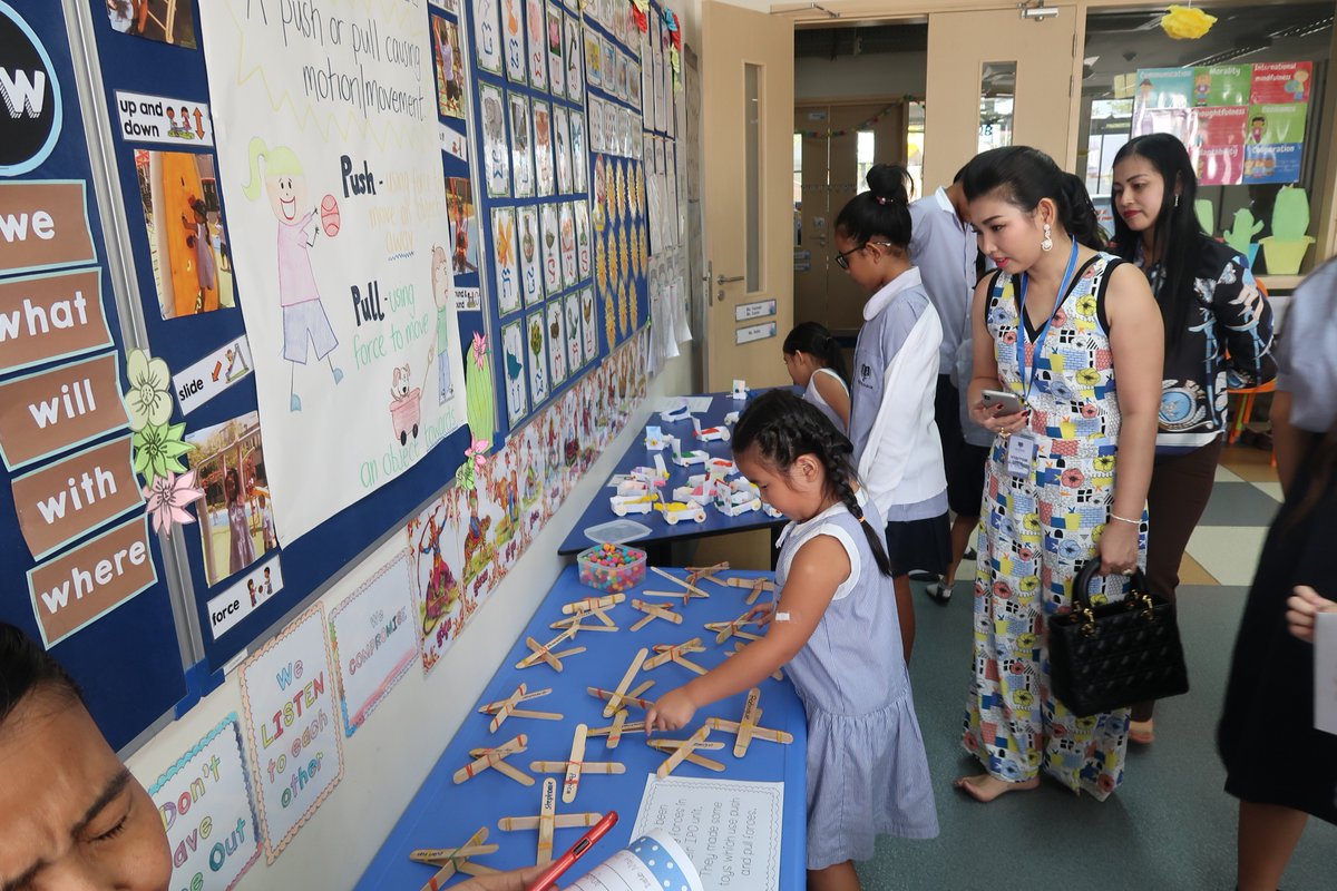 SISC_Official's tweet photo. Kindergarten exit point for 'Push Me Pull You #IPC unit was a time for our students to show their parents what they understood about pushes and pulls @The_IPC https://t.co/jiB0MwGHE8