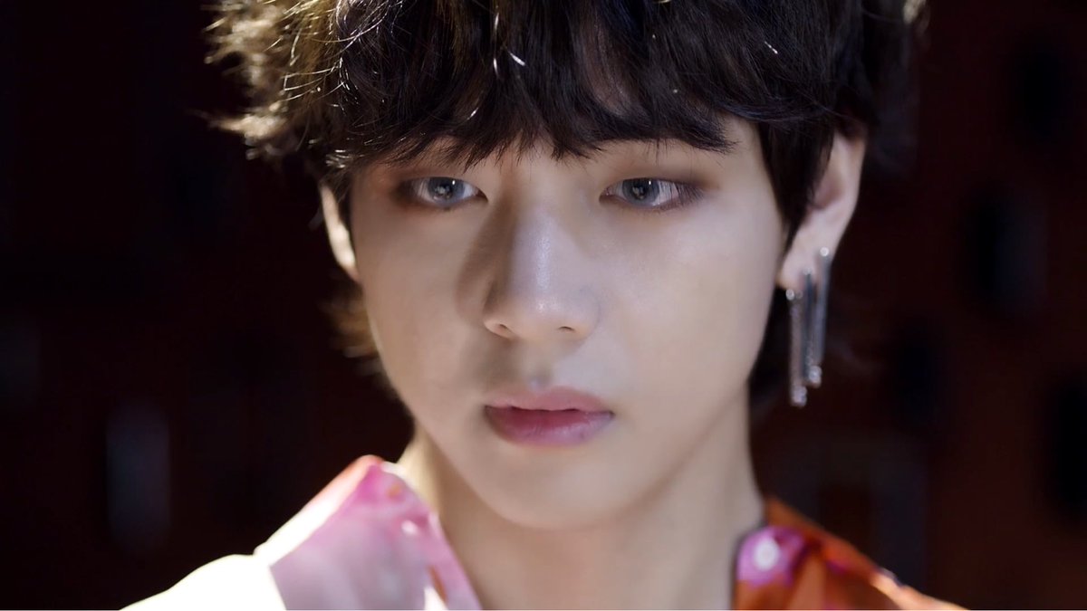 ASOMETAETAE1230's tweet photo. FAKE LOVE 대박 나자!!! #iVoteBTSBBMAS  @BTS_twt https://t.co/YoiA7Zj1GM