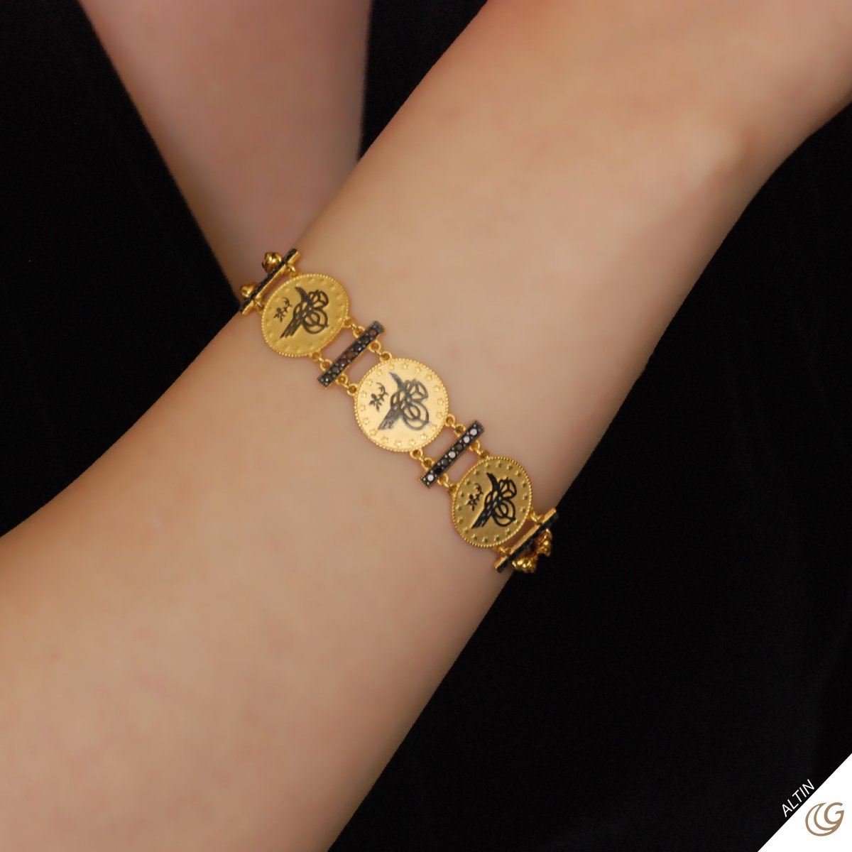 Değerli Tasarımlar...
🔷Kapalı Çarşı:17 Osmangazi / Bursa 
🔷Altınşehir Mh. Ahmet Taner Kışlalı Bulvarı 163 Sk. No: 38/A D:11 Nilüfer / Bursa
🔷 gencay.com
"Sadece Sosyal Medya Ve Online Alışveriş Sitesine Özel Değişim &amp; İade Ve Ücretsiz Kargo Fırsatı"