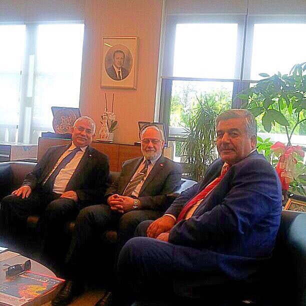 ASDER fahri başkanı ve Cumhurbaşkanımız baş danışmanı E.Tugg. Adnan Tanrıverdi Paşamı Cumhurbaşkanlığı Külliyesindeki makamında ziyaret ettik. Gündemi değerlendirdik. 

Hayırlı Cumalar..