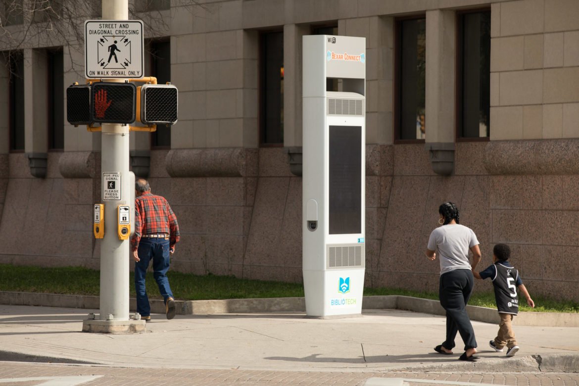 th_smart_city's tweet photo. “#SmartCity is ... about designing the experience you want your residents to have in the future in order to build their quality of life,” San Antonio’s CIO Craig Hopkins said. https://t.co/AUzWhzhu9M https://t.co/qn8HOjB21T