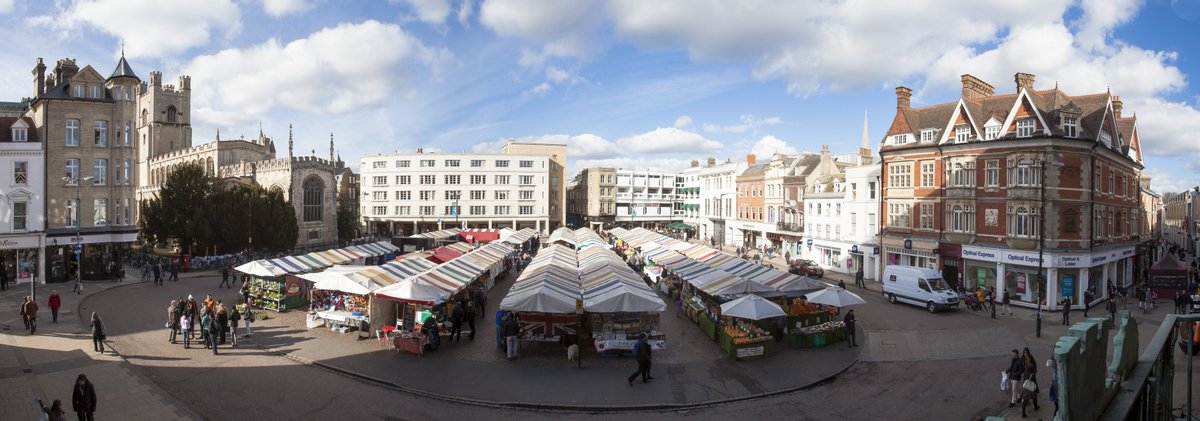 camcitco's tweet photo. Get down to the market square this evening for our first night market of the summer - stalls, food and drink, and free open air screenings of Sing! (at 6.30) and Meet the Parents (from 8.30). And don't forget we'll be showing the royal wedding there tomorrow! #LYLM2018 https://t.co/d4ZOwTkyPz