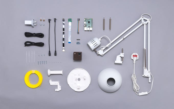 microsiervos's tweet image. Un flexo Ikea hackeado con un proyector para transformar las superficies del entorno #hacks #androidthings microsiervos.com/archivo/hacker…