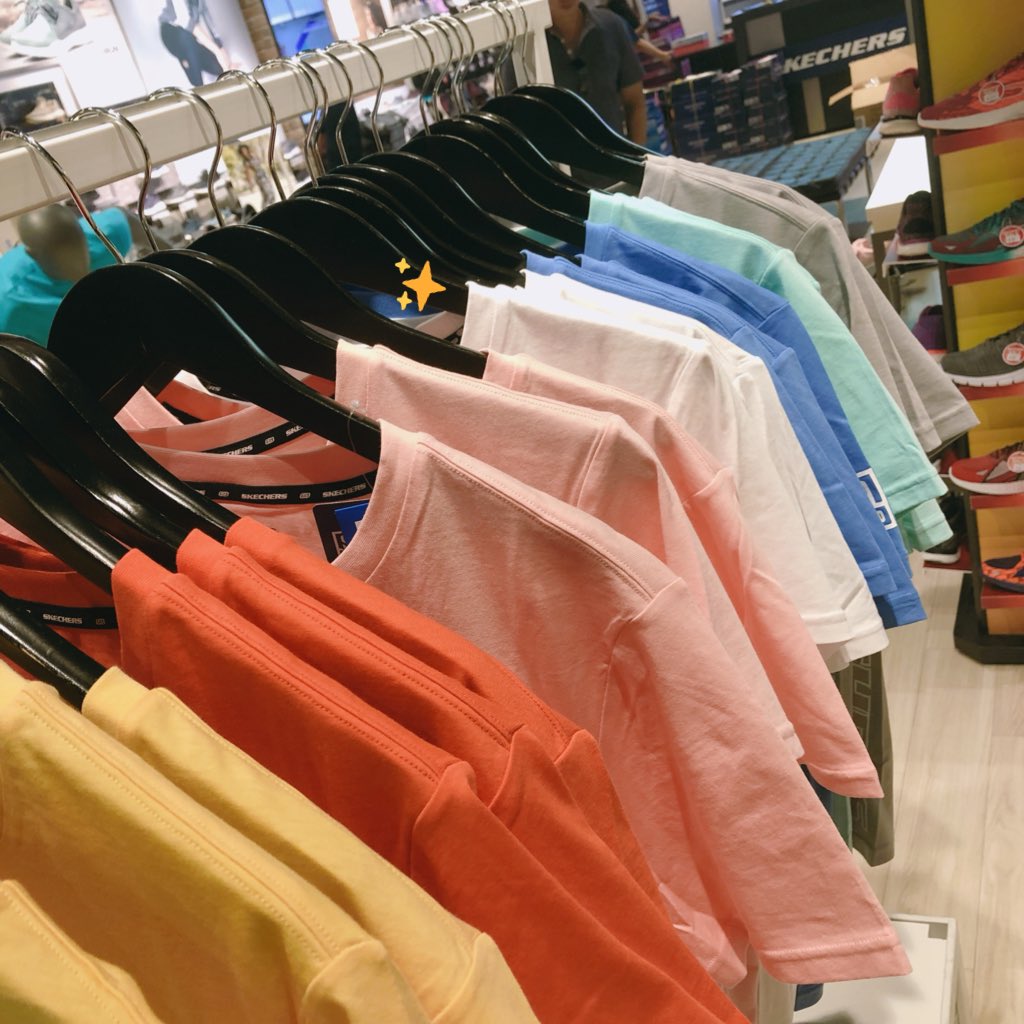 94youtiao's tweet photo. OMG Sketchers in Singapore have got Idol Producer - 偶像练习生 goods 😭✨ 

Istg I was so embarrassing, I walked passed the shop and saw them screening cuts of the show on their screen, then saw the clothes displayed!! And I think, I said OMG out loud :’)

#偶像练习生#尤长靖 https://t.co/MGn4SPhanl