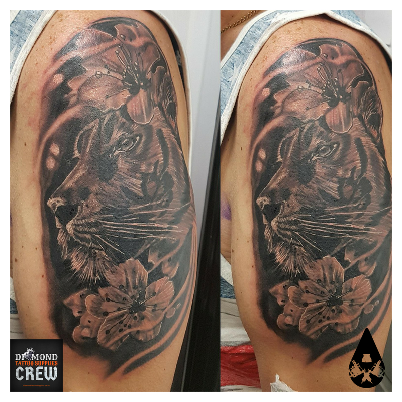 Inkwell_Tattoo_'s tweet photo. Awesome new work by Aaron!
#Tigertattoo #inked #tattooworld #tattoolovers #animaltattoo #nedzrotaries #diamondcrew https://t.co/Z5M9eaT5E2