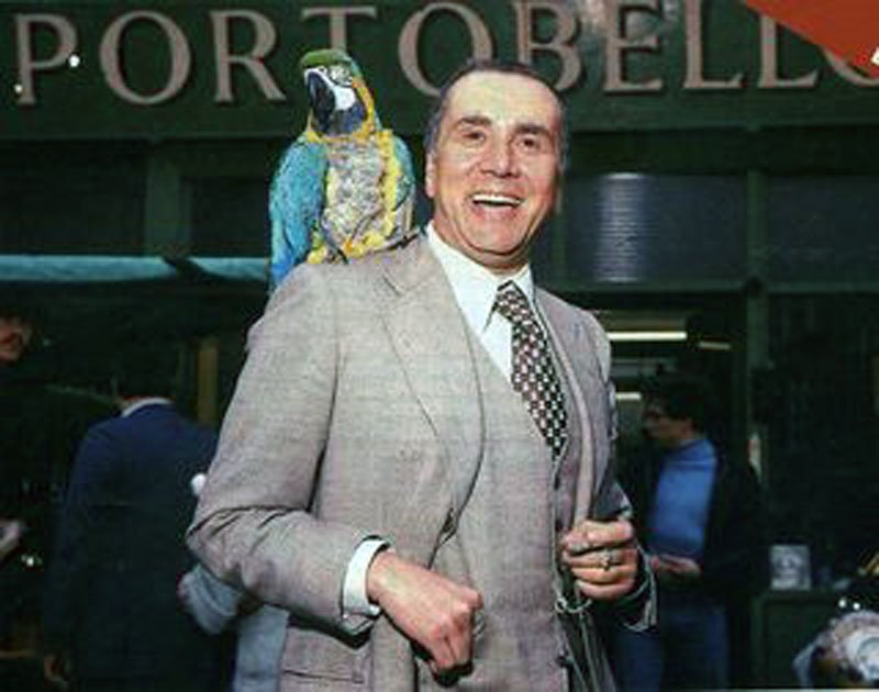 GiuseppeLepera's tweet photo. 30 anni fa moriva Enzo #Tortora.
Vittima innocente di un errore di giustizia.
#18maggio https://t.co/0zWpe7bEeu
