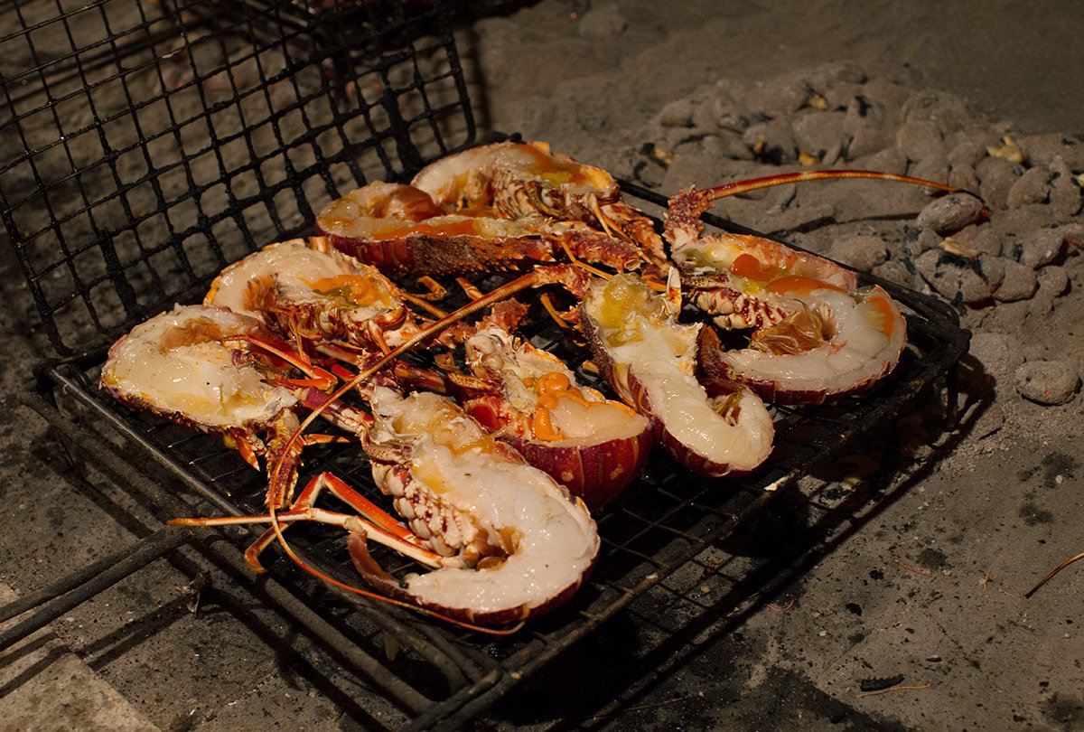 Who can't wait to try Croatian cuisine?
#sailweek #komiza #vis
sailweek.tours