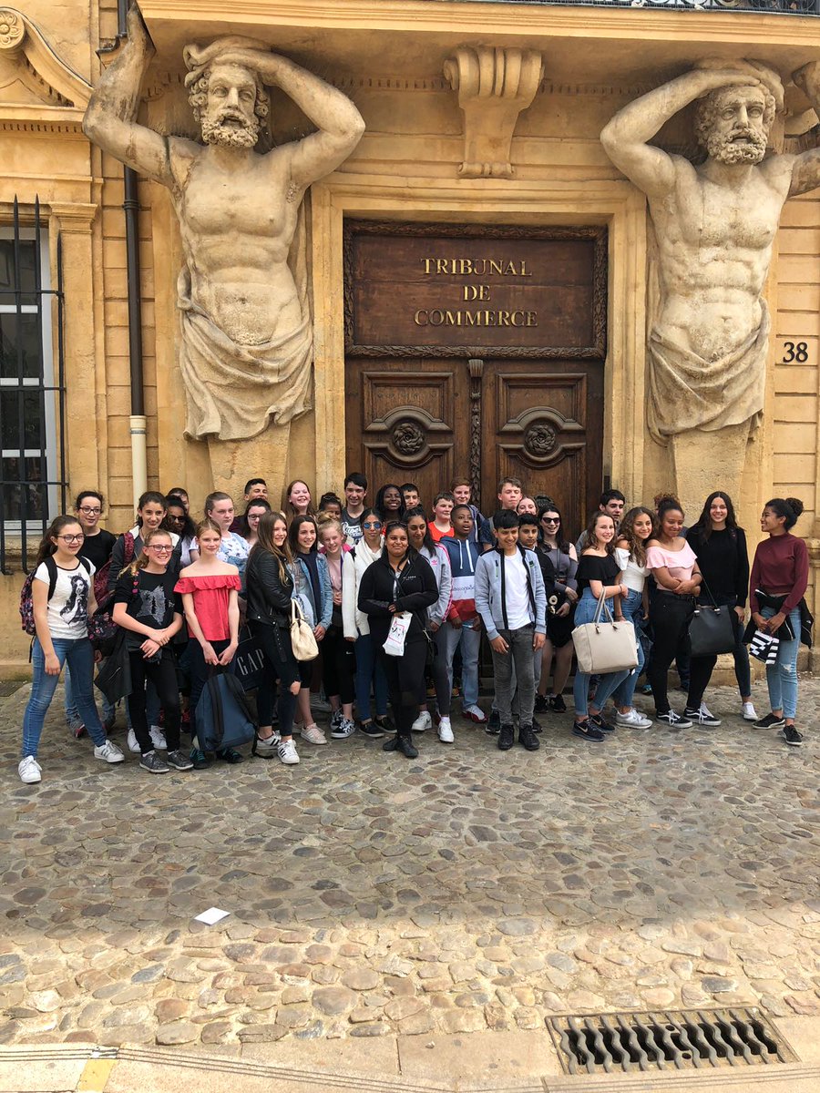 BellahoustonML's tweet photo. A group photo in Aix-en-Provence. https://t.co/aBvyByNou2