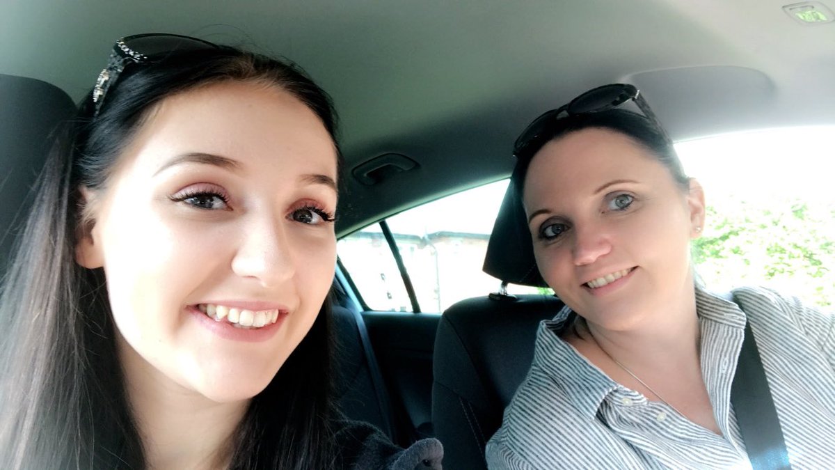 WarrillowE's tweet photo. Setting off to London for the #royalwedding @WMount @WhitcliffeHead https://t.co/Vnocd5XseT