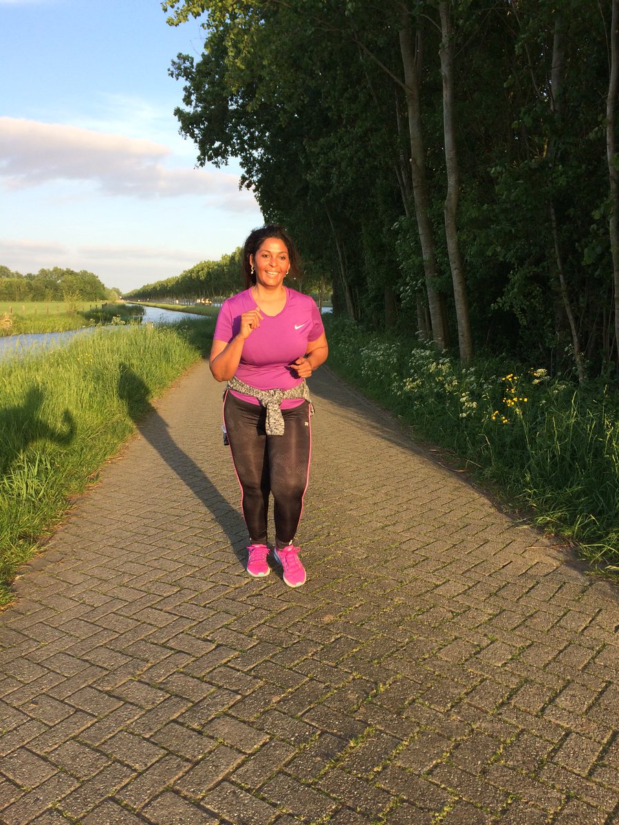 UtrHeuvelrugTri's tweet photo. #Triathlon specifieke training = na deelname @hellastriathlon tijdrit direct #UHTT #T2Go 2km langs kanaal op tempo lopen! #transition #runafterbike https://t.co/fzQxrcMRmj