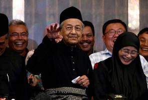 501Awani's tweet photo. #AWANInews Jangan halang orang kritik saya - Tun M https://t.co/w9p7gKx3h2 https://t.co/1EjxEM0lfY
