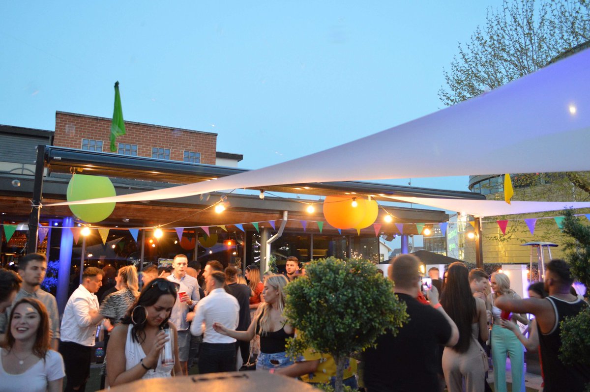 DickensInn's tweet image. It’s the day !! Final fling !! Enjoy the party at The Dickens