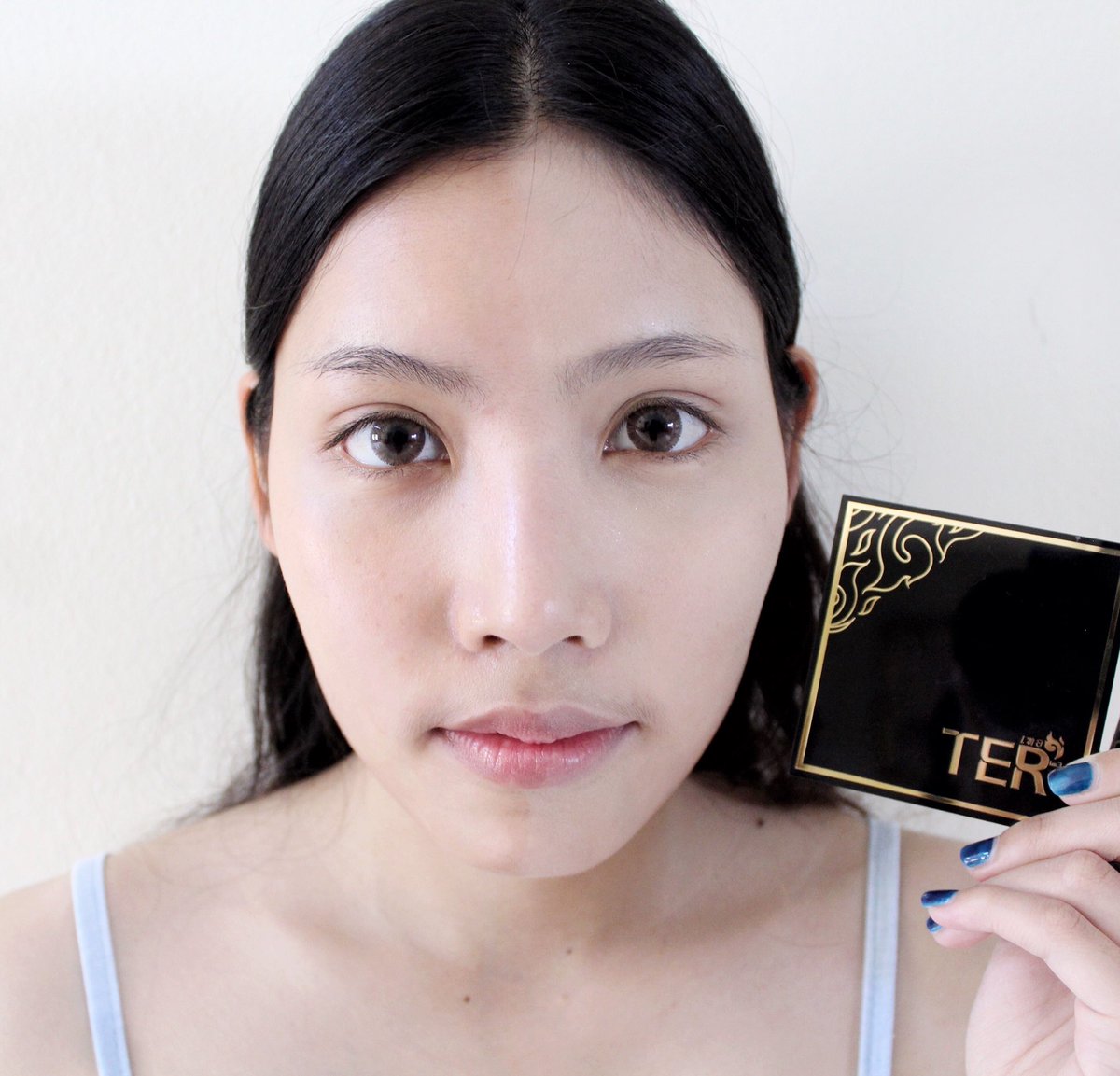MKingkarn's tweet photo. มารีวิวแป้งพัฟ @TERCosmetics ตัวนี้เป็นแบบเนื้อแมท ควบคุมความมันได้ดี เรียบเนียน บางเบา ปกปิดดูเป็นธรรมชาติ มี spf20 กันน้ำกันเหงื่อ นี่ทาตั้งแต่เช้าไม่หลุดเลย แป้งออกโทนเหลืองน๊า มาพร้อมสเปรย์ Primer ที่ช่วย Lock Make up ให้ติดทนนานดีงามมาก #TERCosmetics #แป้งพัฟเฑอ #Ter #เฑอ https://t.co/hTRiHRp7PQ