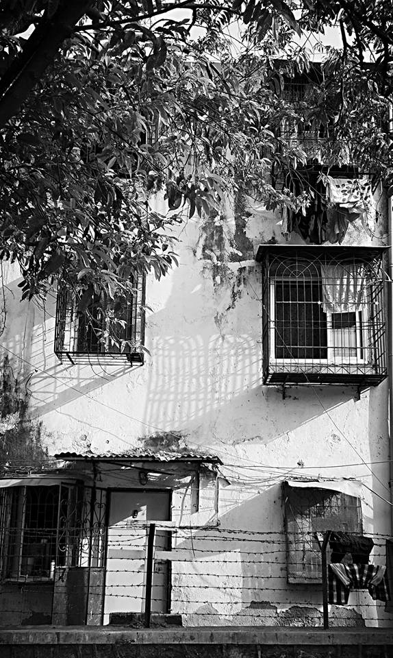firozeshakir's tweet photo. The Room With A View ... #FalconVilla #ChapelRoad
#hwardbandra
#bandramunicipality
#illegalbuildings
@Dev_Fadnavis ji
@bandrabuzz
@narendramodi ji
@INCIndia
#eastindians
#gaothans
#Bandra
@Raajeev_romi
@bandrainfo https://t.co/NnZGKH7dee https://t.co/piPfNIBAWT