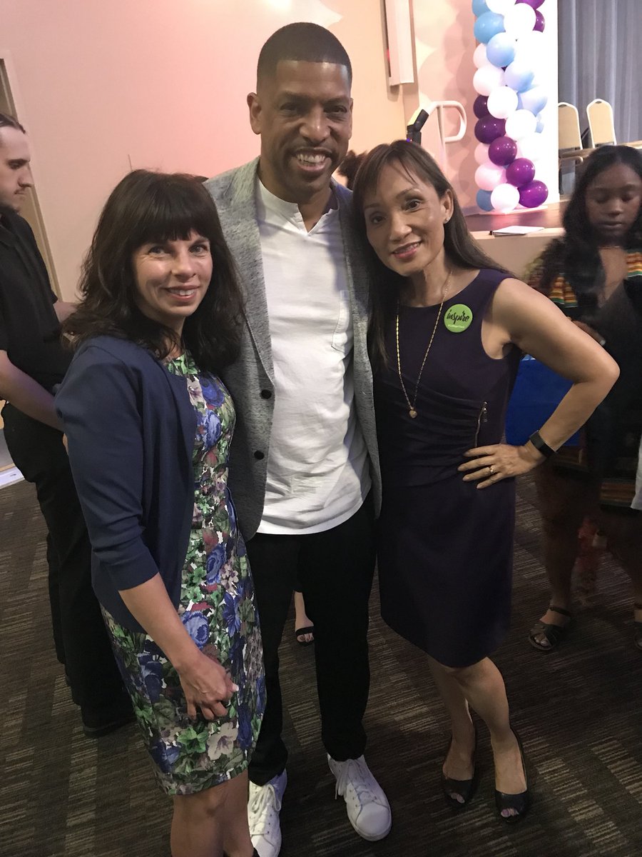 YenLMarshall's tweet image. It was exciting &amp;amp; surreal 2 be @collegetrack #LaunchToCollege nite. Flashback 2 @collegetracksac 1st launched in #Sacramento 4 yrs ago! Now these underserved #ImTheFirst #collegebound  on track 2 succeed in college w/ this 10 yrs wraparound program. Congrats!  #proudBoardmember