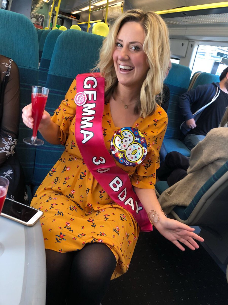 Gemmalaura88's tweet photo. Best day yesterday with some early birthday celebrations! #squadgoals #30 #london #drinkies #laughs #besties https://t.co/BtQS87sRJG