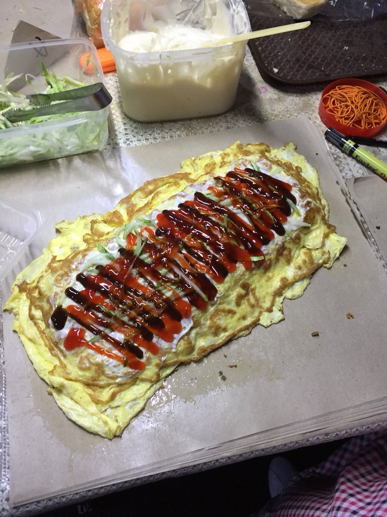 haziq_hamizan's tweet photo. Roti John Semerah Padi Dekat selayang mall macam macam jenis ada siapa yang suka roti john tu meh la bazar selayang mall. InsyaAllah cuba nak lagi 😋 siap harga sekali. kasi rt satu kali😛 ajak kawan2. https://t.co/KTjQyLt14g