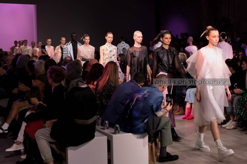 PhyllisPhoto's tweet photo. #Akira #mbfwa  #fashionweekaus #mbfwa2018 #mbstyle #resort19   @akiraisogawa https://t.co/qMnOzgN4uY