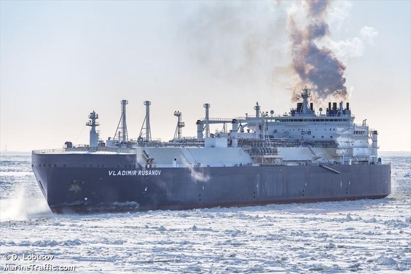 Cmcallister008's tweet photo. Worthy of note: the day after the government reaffirmed its support for shale gas production in the UK, a LNG tanker from the Russian Yamal project in Siberia (VLADIMIR RUSANOV) docked at Milford Haven. Why be reliant on higher C imports when we have 1300 tcf under our feet? 🇬🇧 https://t.co/GG9UAYQ6bC