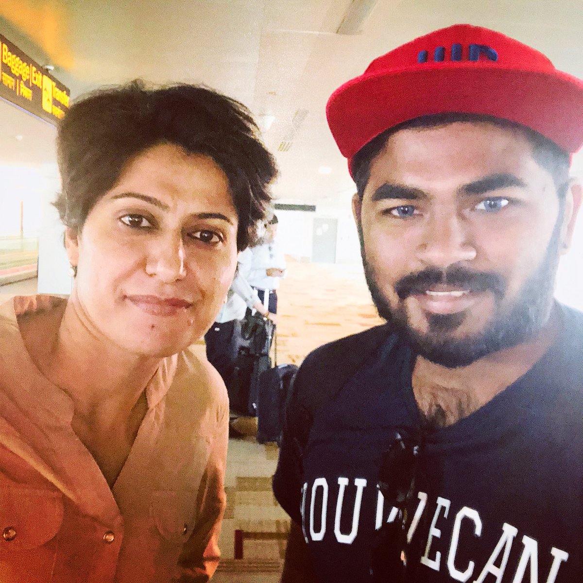 gdbalajii's tweet image. #commentator #formercaptain #womenscricket #womanpower #coolwoman #picoftheday #YWCFashion #YouWeCan #happyvibes 😎 @chopraanjum @YUVSTRONG12 @YWCOfficial_ @YouWeNow @shazmeenkara