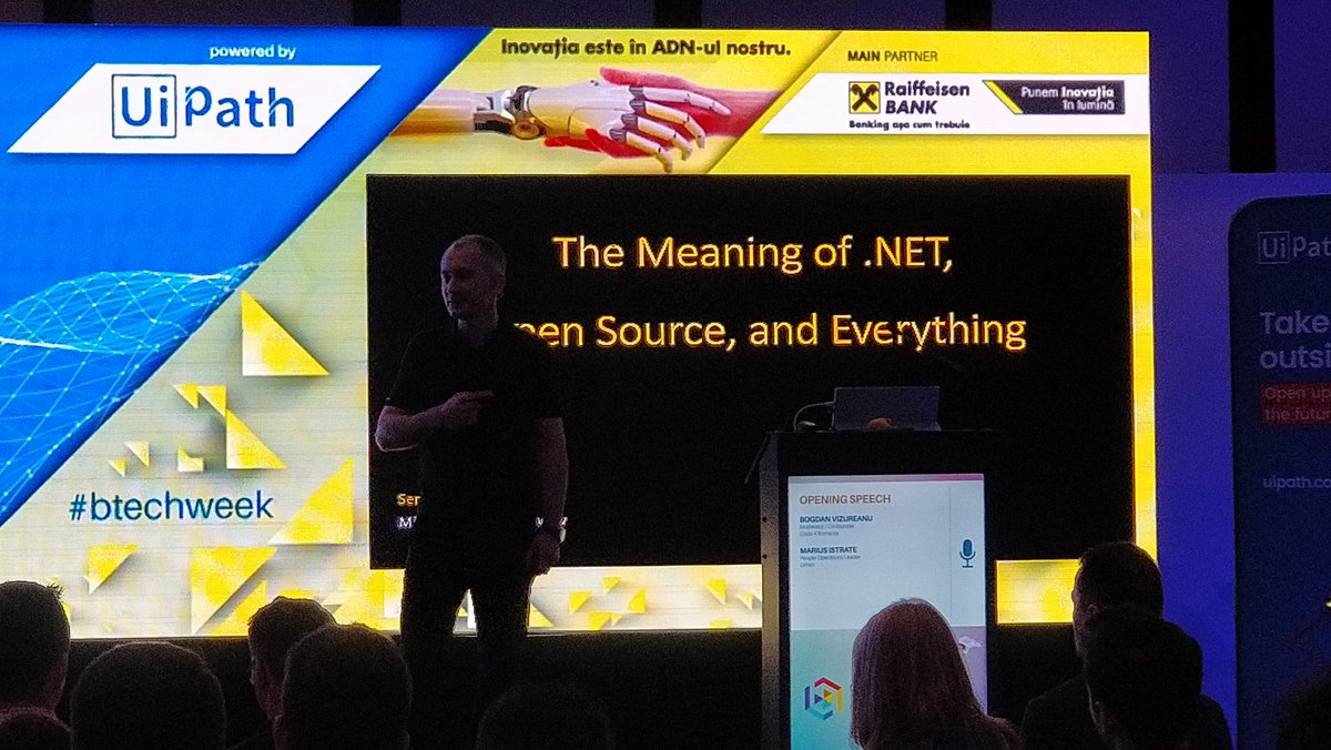 raffaeler's tweet photo. It's time for the keynote by @sergeybykov #btechweek https://t.co/nlMKq0ob6O