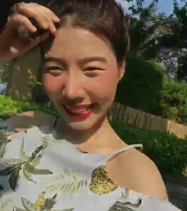 Sunitathesinch1's tweet photo. ตาตี่แก้มแดงปากแดงหน้ากลมๆเป็นแปะยิ้มมมม https://t.co/XSsJF8npJW
