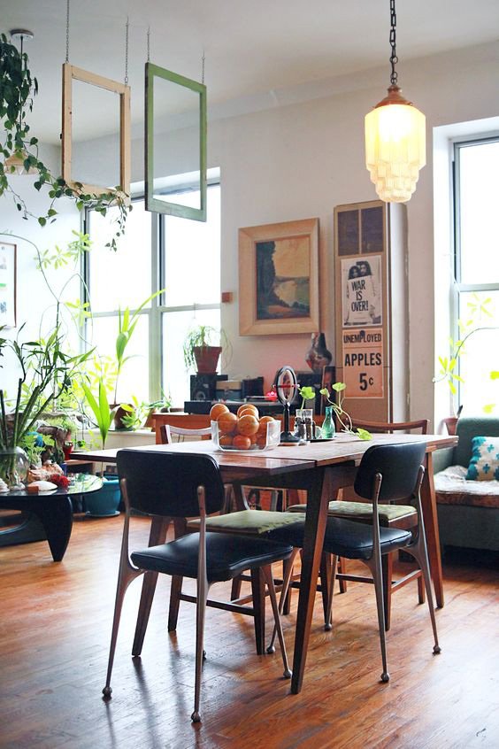 RF_Int's tweet photo. Happy Friday 🙌 This week's interior inspiration is this beautiful dining space. We love the mix of mid century and urban jungle vibes! 🌿 https://t.co/OZyEIMrxYy