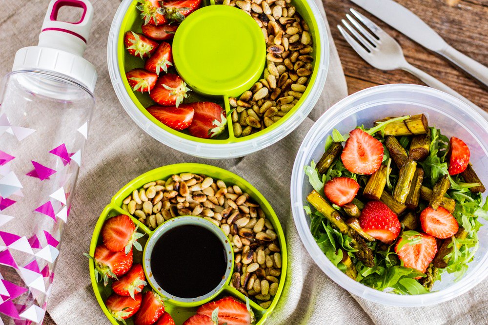 Erdbeer Spargel Salat + Gewinnspiel antonellasbackblog.de/erdbeer-sparge…