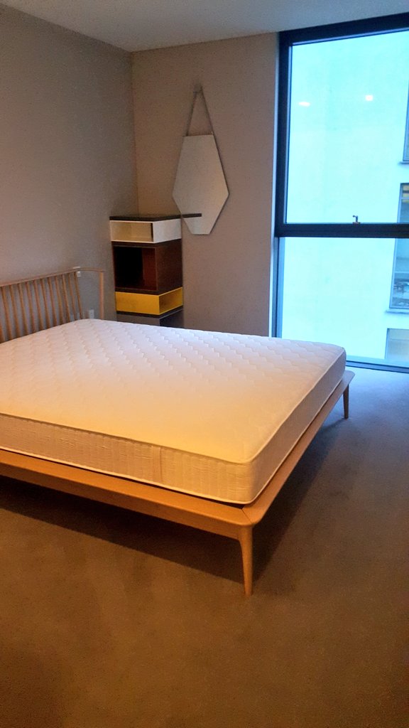 lavendene's tweet photo. After a dirty 9 hour deep clean. This 2 bed 2 bath flat was put back to its former glory ready for tenant move in today. #TGIF #CleaningService #endoftenancy #Rental https://t.co/K6ch9aocRf