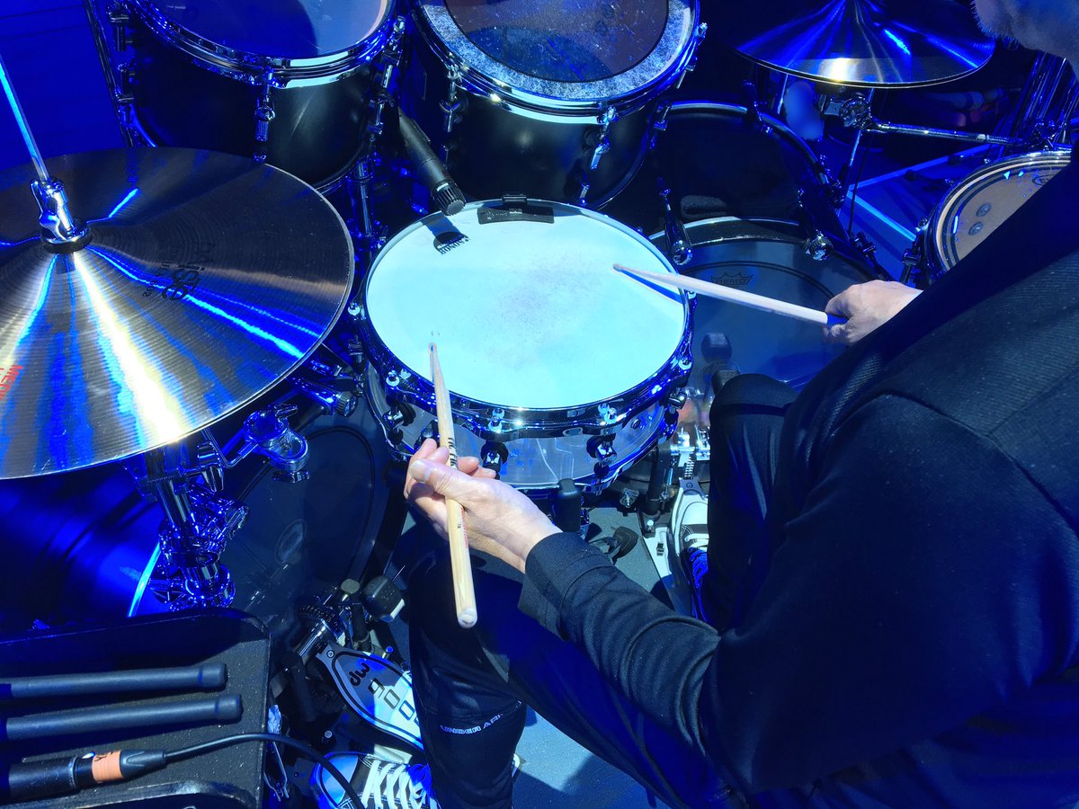 山木秀夫 ロール中 Sonorのアクリルスネアと 最近新しく手に入れたミュートと 良い感じ 山木秀夫 ロール中 Sonorのアクリルスネアと 最近新しく手に入れたミュートと 良い感じ