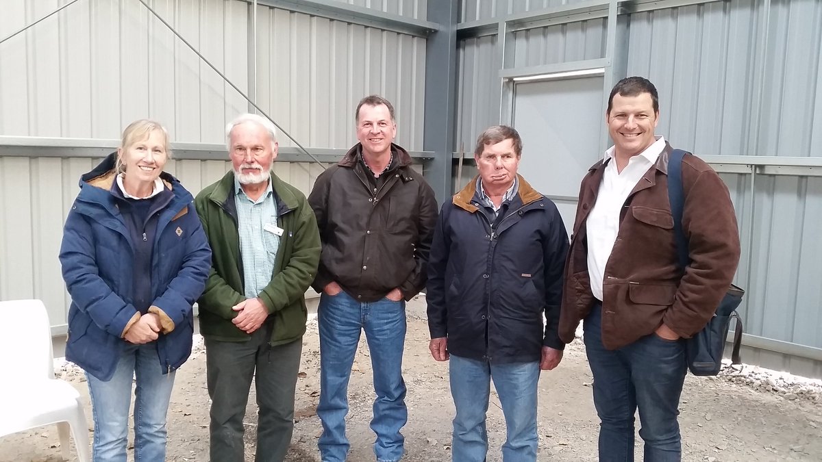 RogersAshley_'s tweet photo. Great today with #geckoclanlandcare discussing livestock management - low stress handling, yard design, feed budgeting &amp; virtual fencing/herding. @GBCMA @VicGovAg @AusLandcare https://t.co/OB07amZgM9
