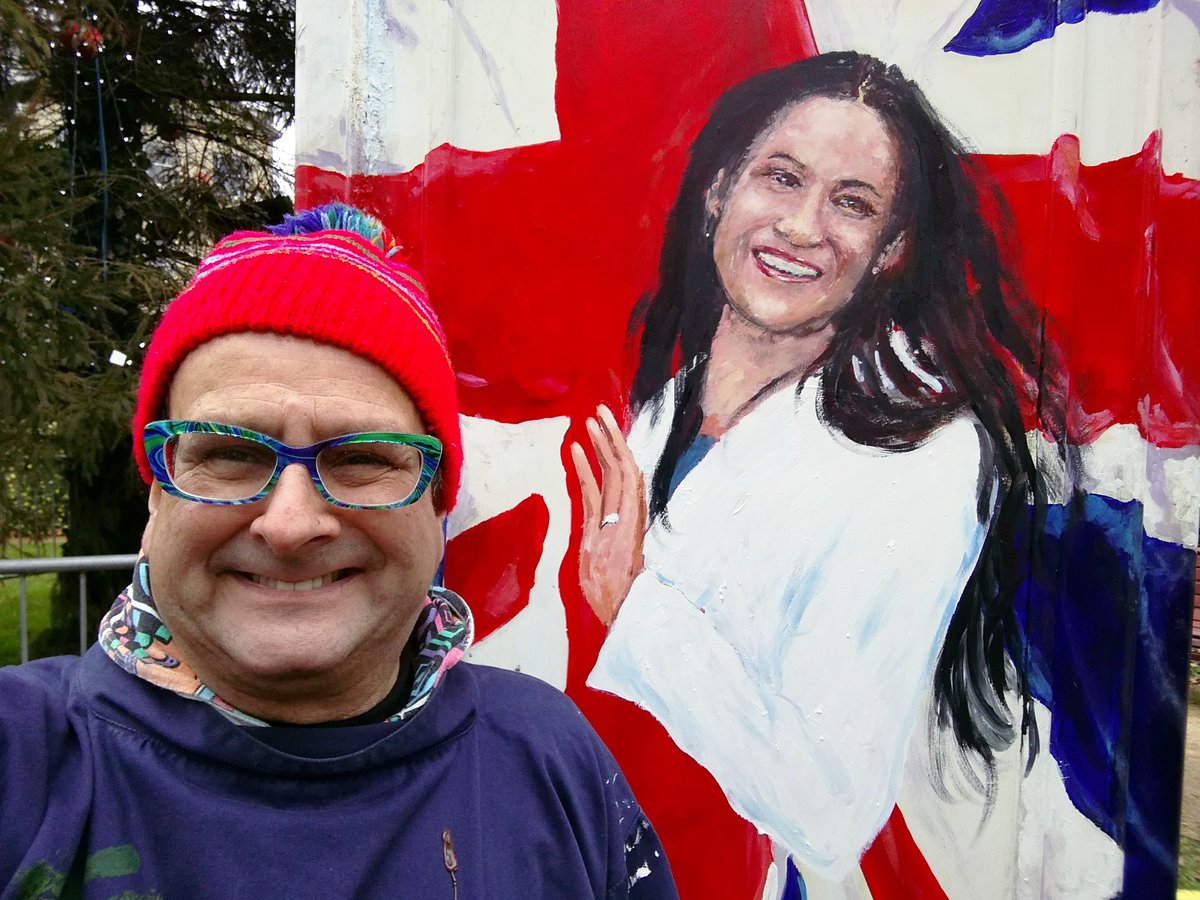 TimmyMallett's tweet photo. Delighted to see lovely reaction to Meghan Markle on my #RingARoyal phonebox with #PrinceHarry and #Queen #RoyalWedding
Great to share with my good friend @carolvorders in Mall Gardens #Clifton #Bristol https://t.co/e3B8U0juEs