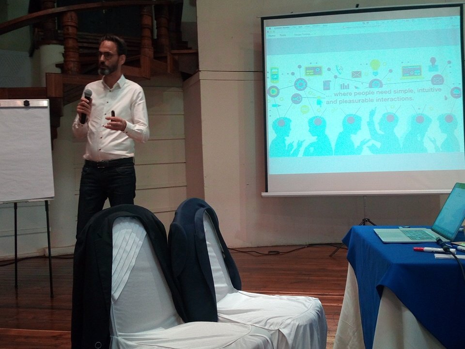 shadrackagaki's tweet photo. Ronald speaking about Design Thinking #G4AW @DorinaPrech https://t.co/S0gW58WNkf