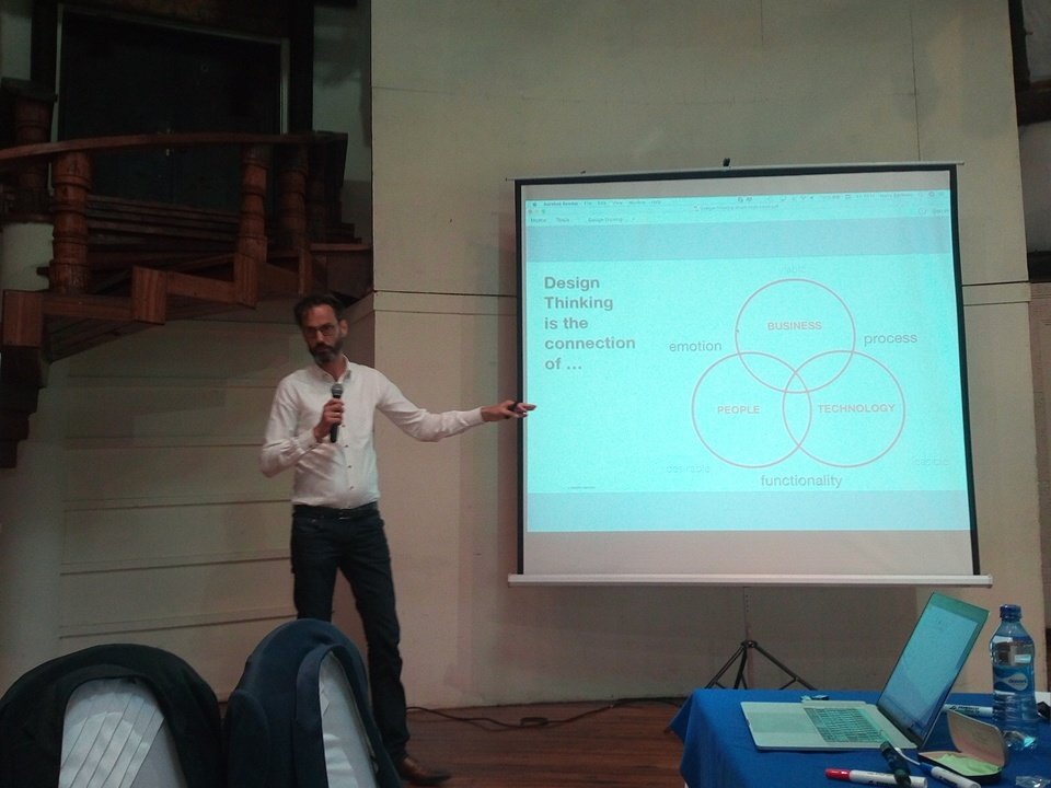 shadrackagaki's tweet photo. Ronald speaking about Design Thinking #G4AW @DorinaPrech https://t.co/S0gW58WNkf
