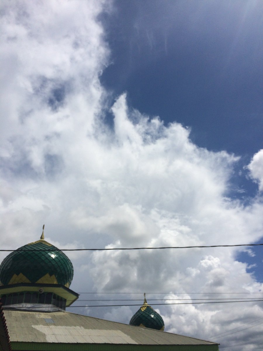 EfridoRahmat's tweet photo. awan rendah

Sarolangun,18 mei 2018 https://t.co/NEhrT2orFe