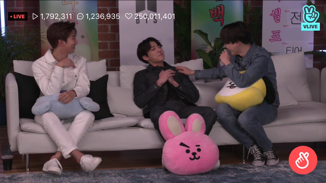 vm_12love's tweet photo. #IVoteBTSBBMAs @BTS_twt https://t.co/Y0KjhnTxF9