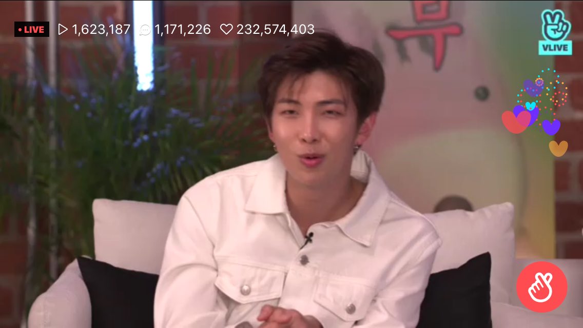 vm_12love's tweet photo. #IVoteBTSBBMAs @BTS_twt https://t.co/Y0KjhnTxF9