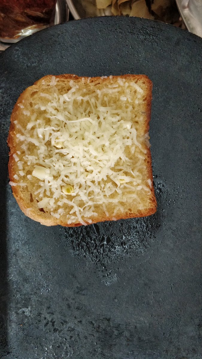 khanekiblogger's tweet photo. A recipe has no soul! You as a cook must  bring soul to the recipe!!! 😍
Also follow my blog #khanekiblogger @wordpressdotcom for updates on #food!! 😎 #gameoflifegoals #FridayFeeling #cooking #foodporn #foodblogger #cookingclass #foodie #cookingtime #cookingwithlove https://t.co/OZB5m7BcXw